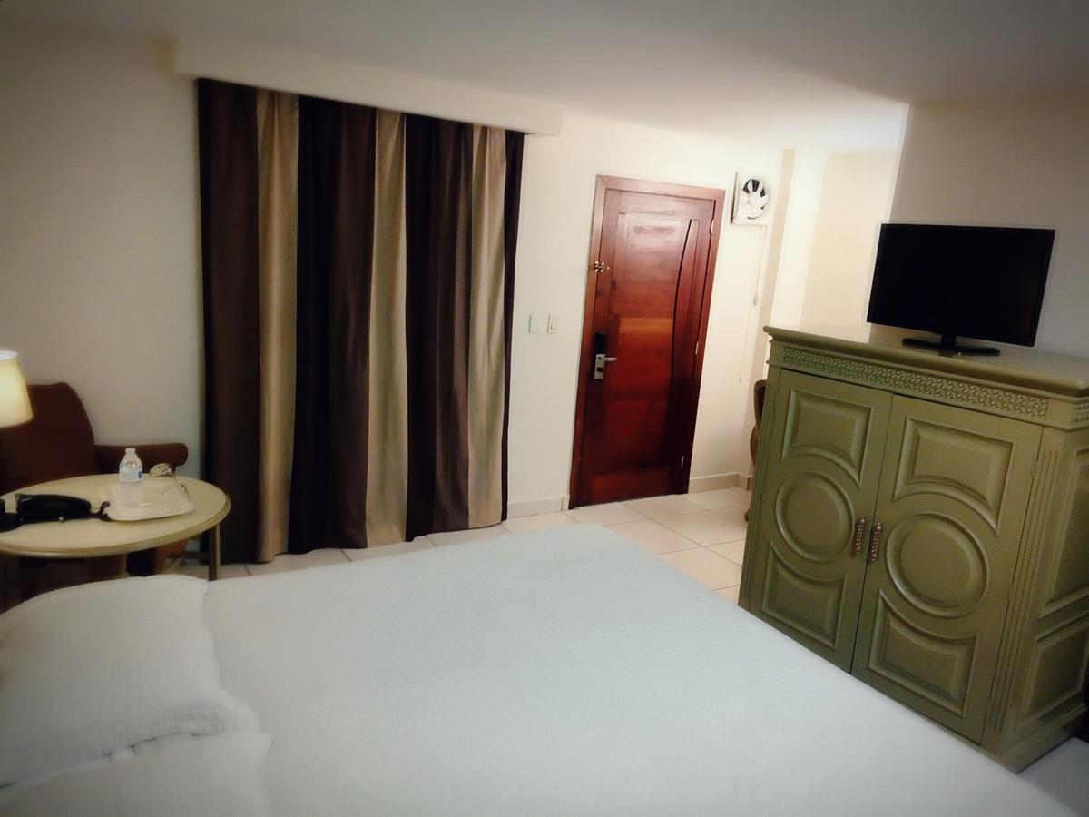 Hotel Martell San Pedro Sula Exteriör bild